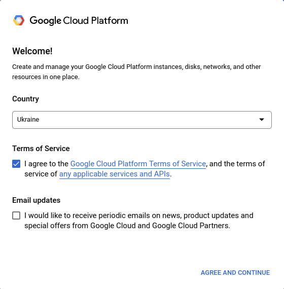 Окно первоначальной настройки Google Cloud Platform. Содержит поля Country, Terms of Service, Email updates и кнопкой Agree and Continue.